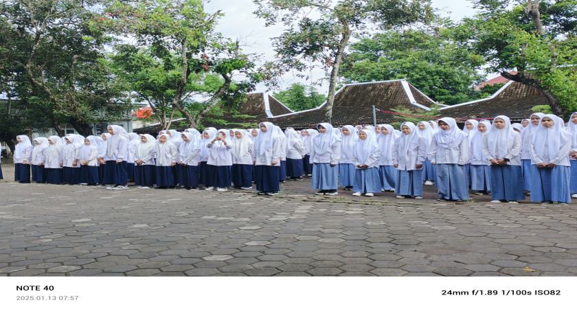 Tasmi' Al-Qur'an 10 dan 15 Juz di Pondok Pesantren Binaul Ummah